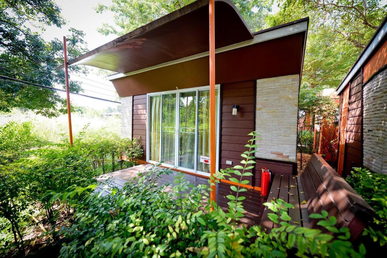 Energy Resort Nakhon Sawan Exterior photo